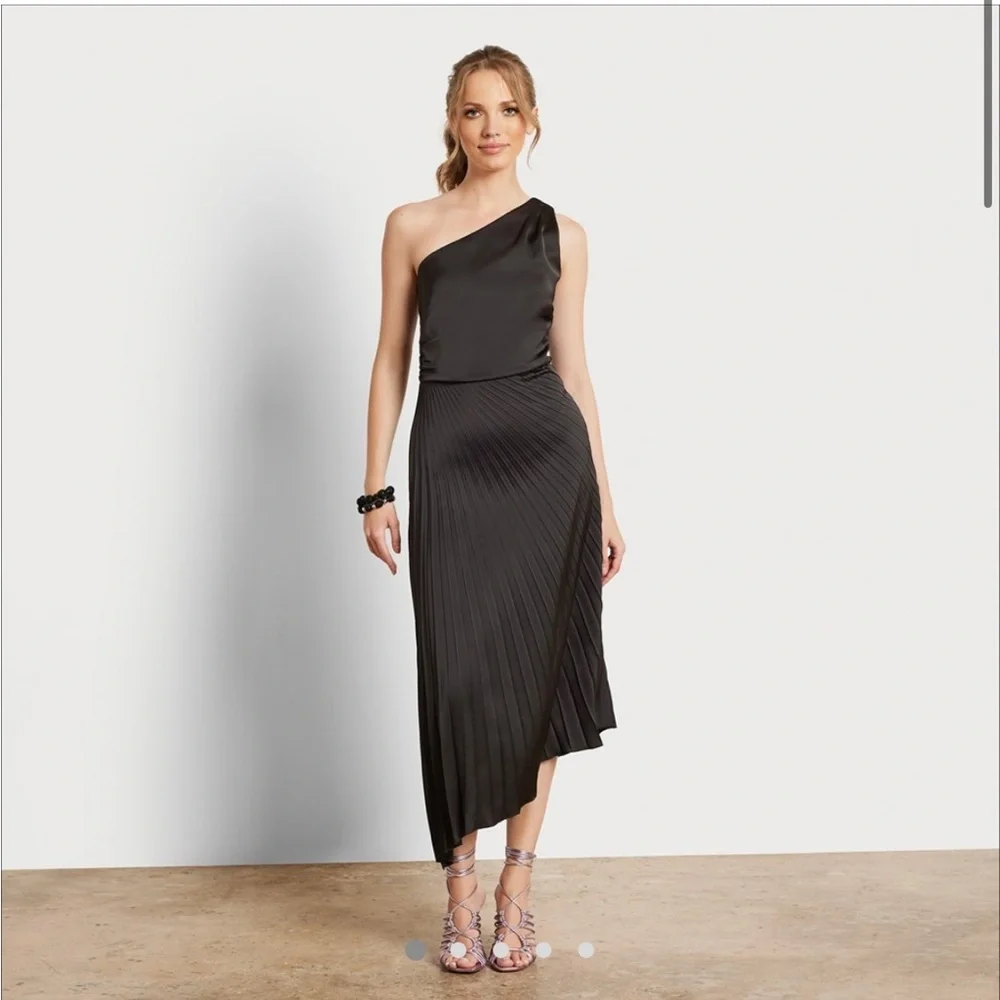 Sam Edelman One Shoulder Purple Ruched Dress NWT Size 2 - Picture 1 of 9